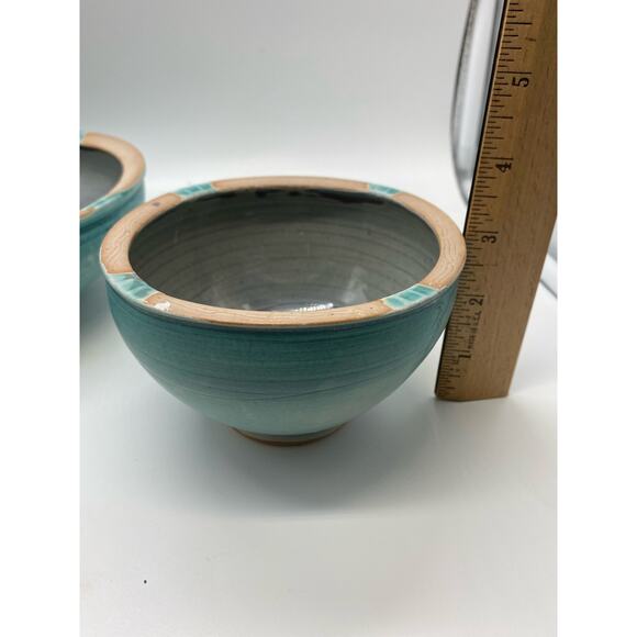Studio pottery bowls Set of two signed - Picture 7 of 10
